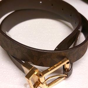 NWT MICHAEL  KORS reversible belt brown with gold buckle  women small  NWT